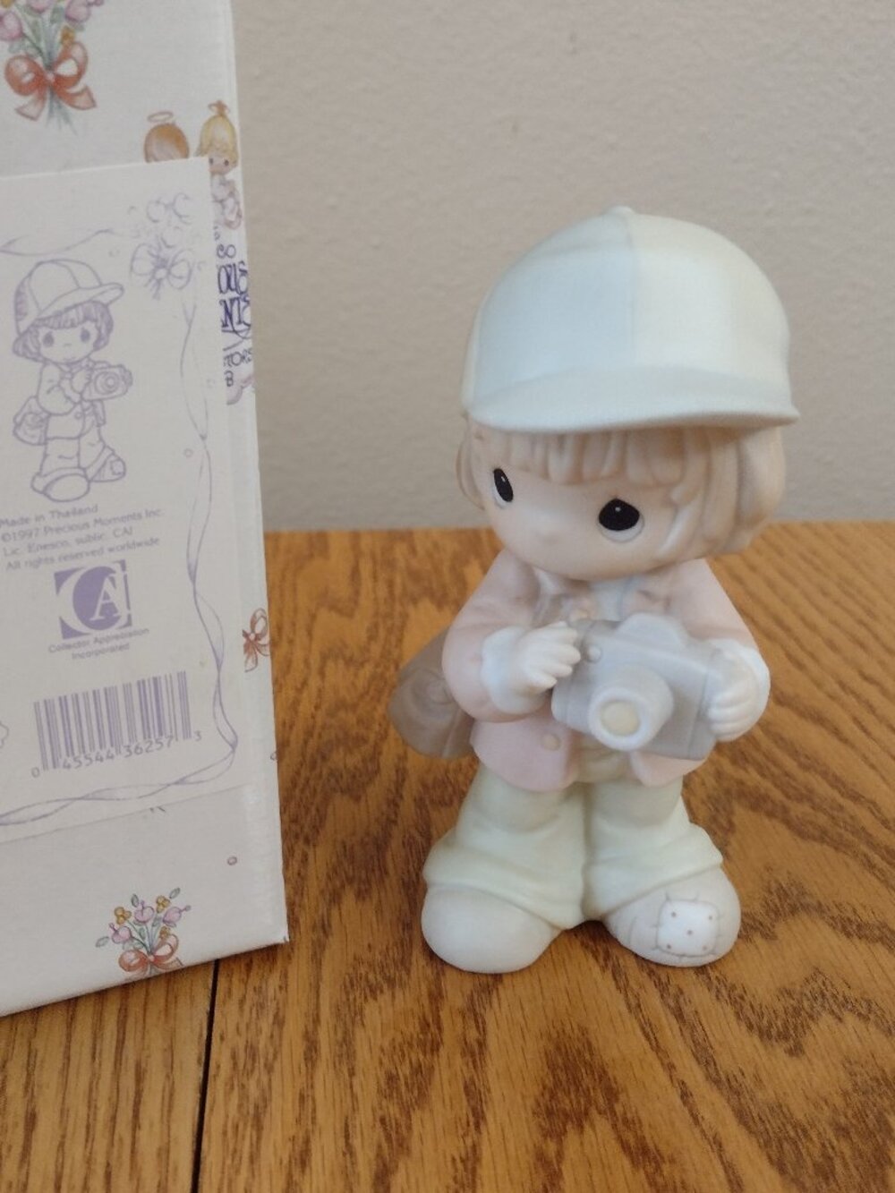 Precious Moments Membership 1997 Figurine Focusing in on Those Precious Moments